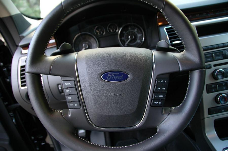  Ford Flex EcoBoost 2010 года  (фото 24 из 47)